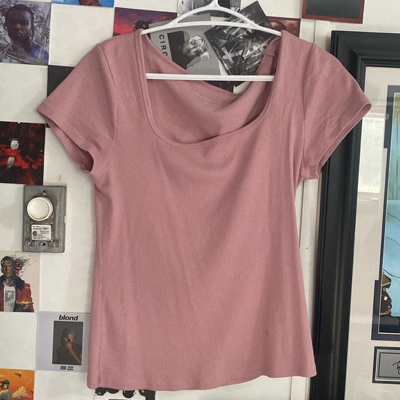 Two square neck Old Navy tees, size large - Picture 3 of 4